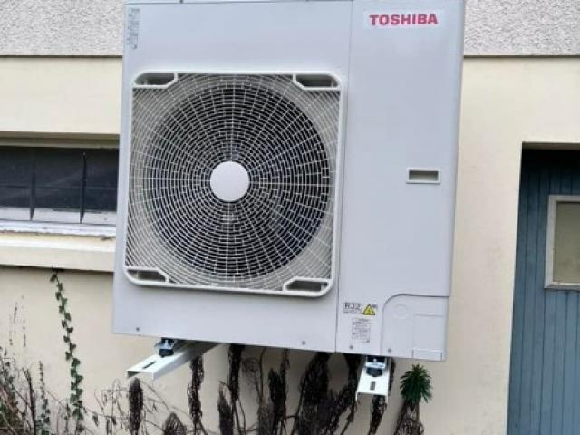 Pose pompe à chaleur Toshiba Estia 8kw Tri 